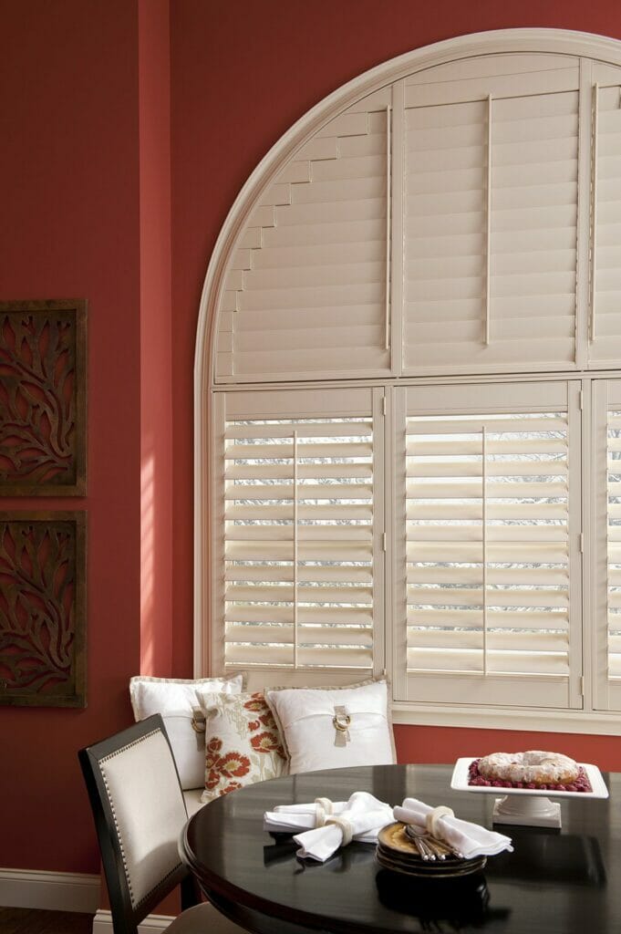 Pearl • 3½ inch louver • Trim frame • Tunnel arch • Tilt Bar Pearl • 3½ inch louver • Trim frame • Tunnel arch • Tilt Bar