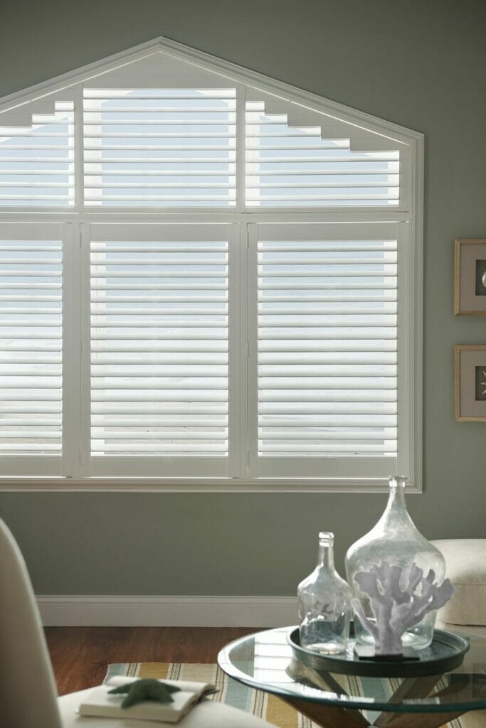 Cotton • 2½ inch louver • Casing frame • Full Rake arch • Hidden Rear Tilt Cotton • 2½ inch louver • Casing frame • Full Rake arch • Hidden Rear Tilt